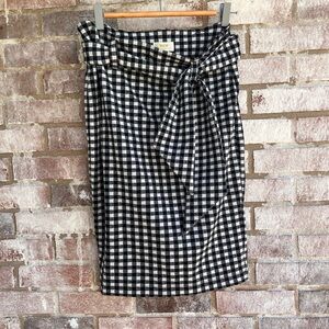 Maeve pencil Skirt Black & White from Anthropologie. Size M. 😎
